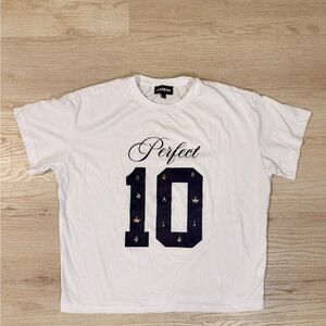 Perfect 10 Carbon White Tee with Charms graphic tee size small